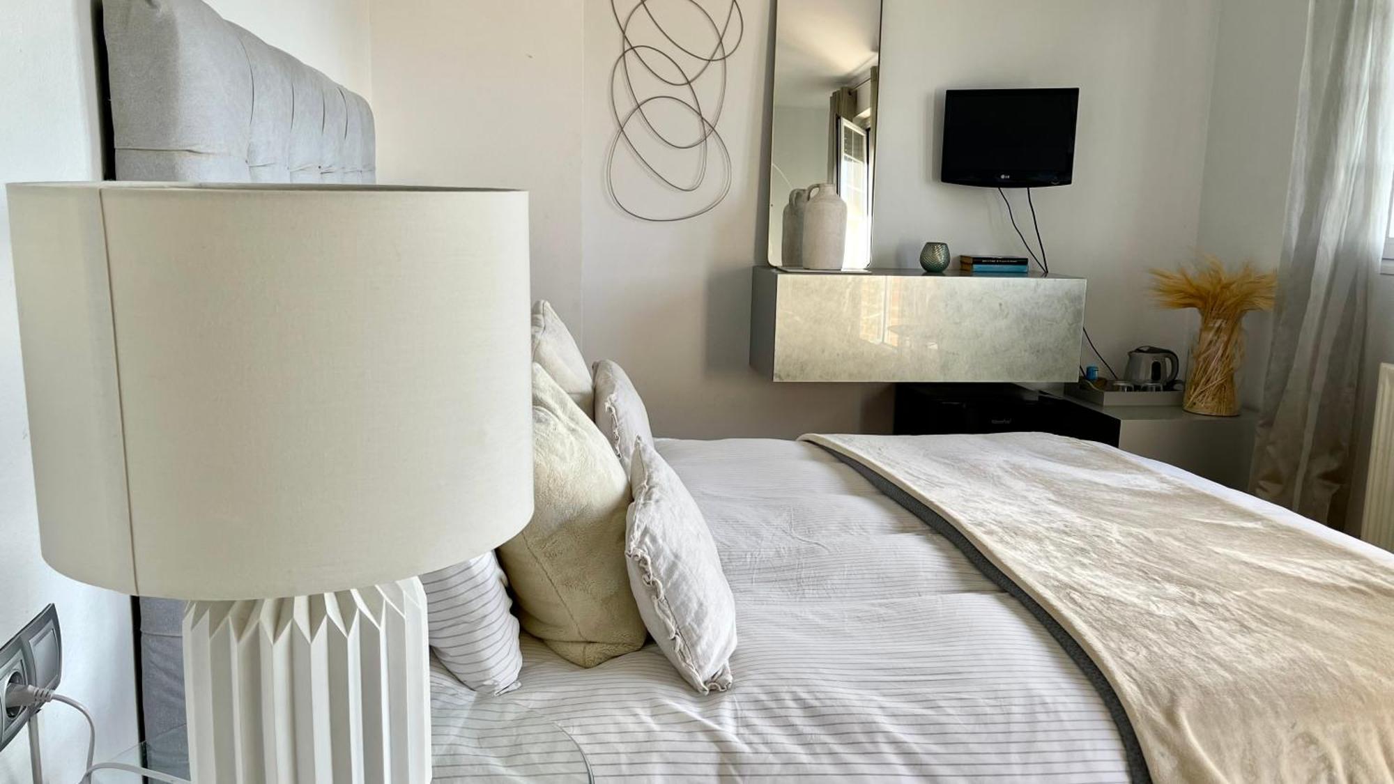 Estilosa Casa Golf Suites Gorraiz Luaran gambar